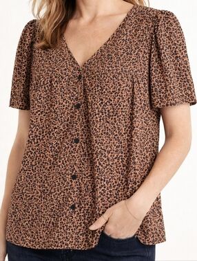 Saks Fifth Avenue Leopard Print Blouse | Size M | Flowy Button Front Top